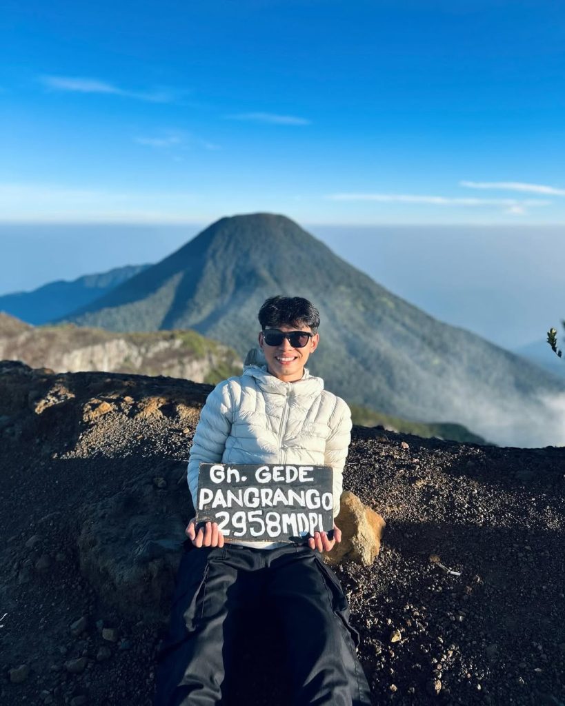 Biaya Mendaki Gunung Gede Pangrango Alera Adventure (SC IG mhtarudinmhmad_) (3)