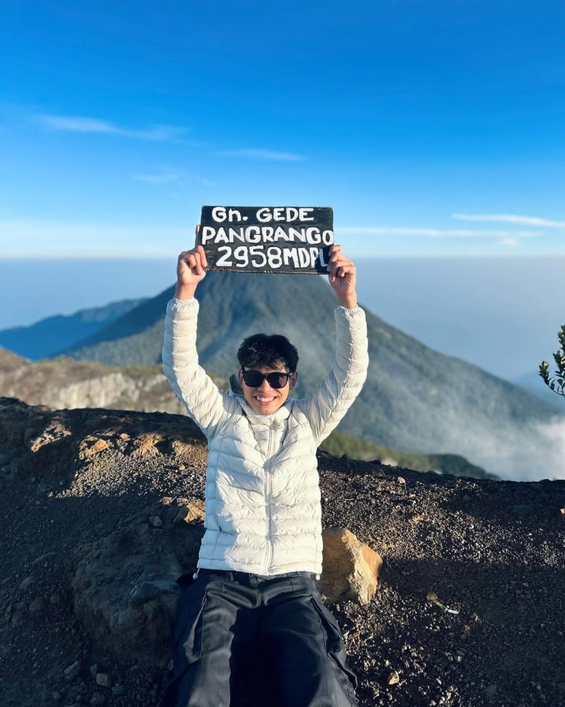 Biaya Mendaki Gunung Gede Pangrango Alera Adventure (SC IG mhtarudinmhmad_)
