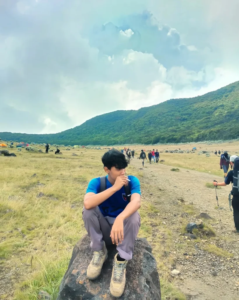 Sunrise di Puncak Gunung Pangrango Alera Adventure (SC IG rudiaprilian_) (3)