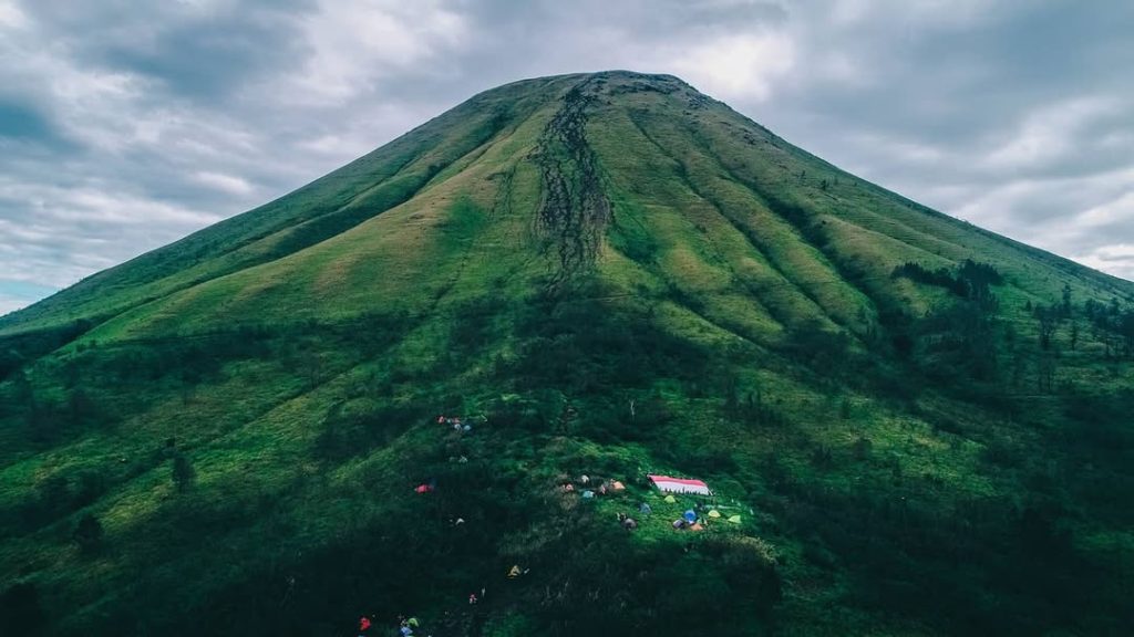 Wisata Gunung Terbaik Untuk Pemula (SC IG adam.septiansyah)