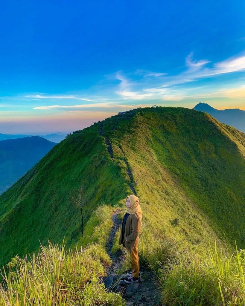 Wisata Gunung Terbaik Untuk Pemula (SC IG destinasipariwisatajateng)