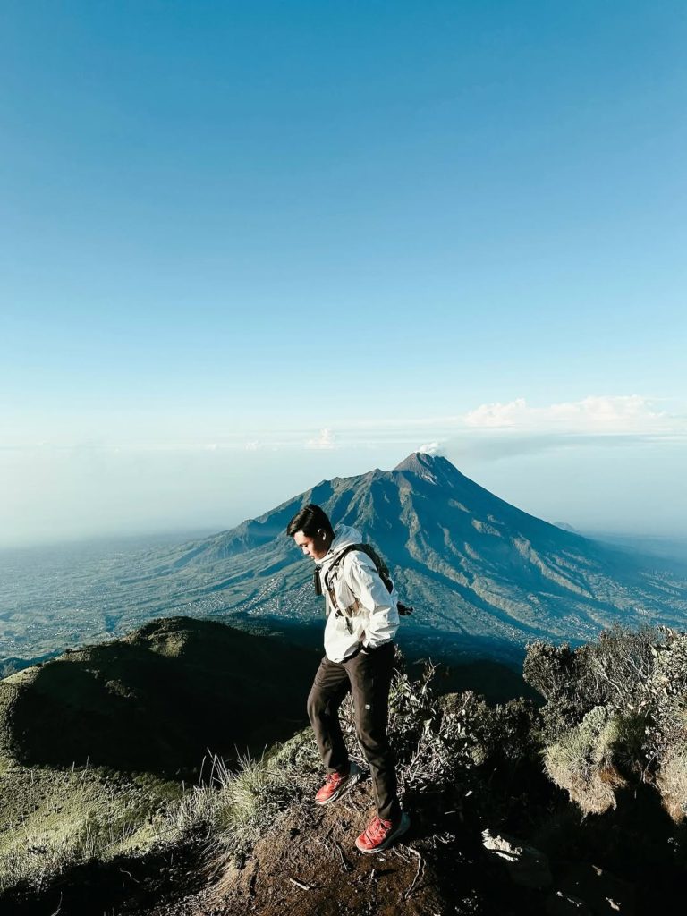Mendaki Gunung Dengan Rute Paling Mudah Alera Adventure (SC IG vickyds__)