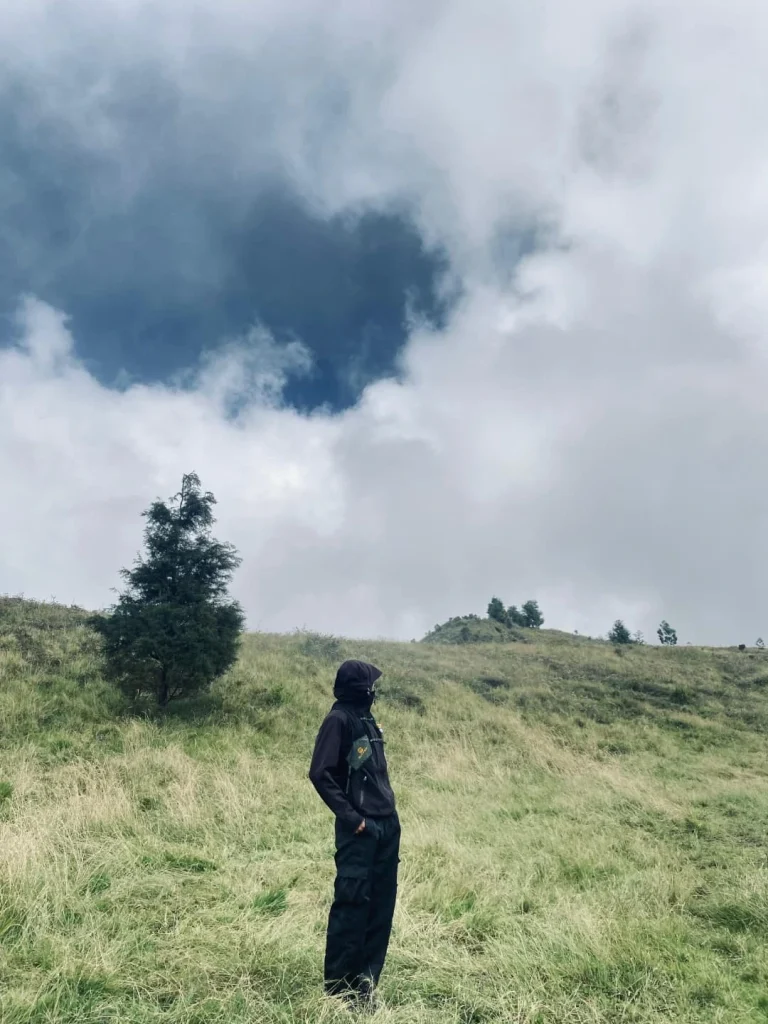 Mendaki Gunung Dengan Rute Tercepat Alera Adventure ( SC IG rikoardyansh) (3)