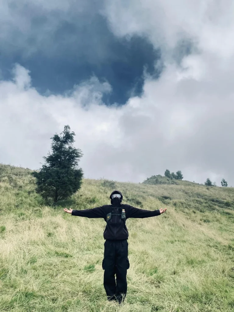 Mendaki Gunung Dengan Rute Tercepat Alera Adventure ( SC IG rikoardyansh)