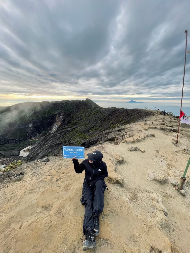 Spot Foto Terbaik di Gunung Ciremai Alera Adventure (SC IG bilaassal_) (2)