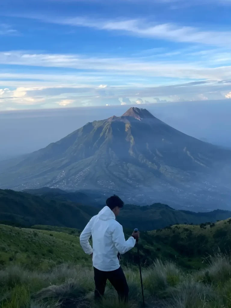 Sunrise di Puncak Gunung Merbabu Alera Adventure (SC IG sabilalmhtdn__)