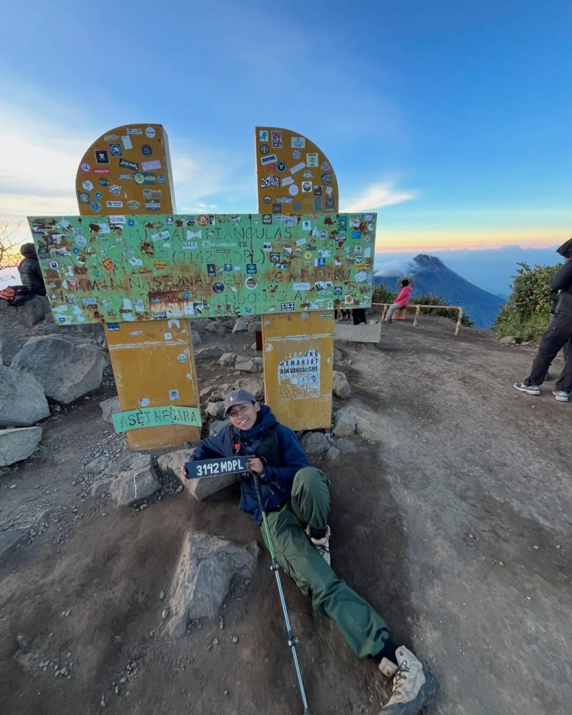 Wisata Gunung Paling Populer di Indonesia Alera Adventure (SC IG fikriputracilacap5528) (3)