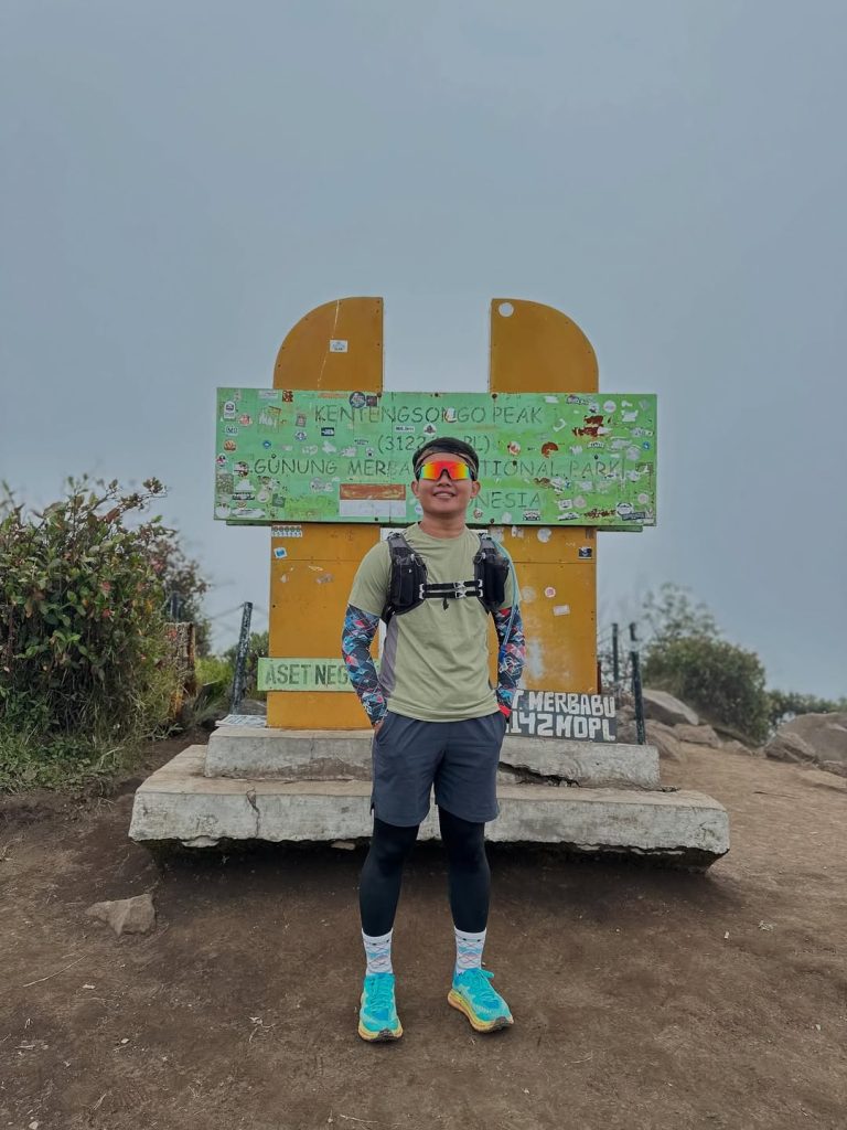 Mendaki Gunung di Musim Hujan Alera Adventure (SC IG bolem_cake) (2)