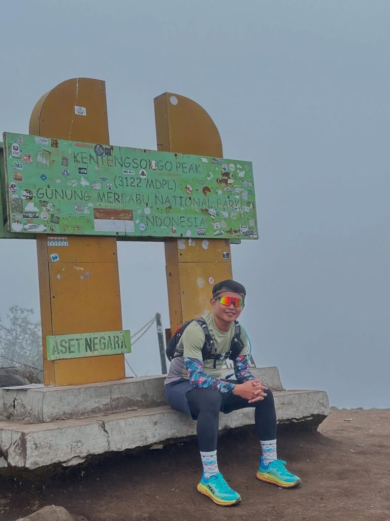 Mendaki Gunung di Musim Hujan Alera Adventure (SC IG bolem_cake)