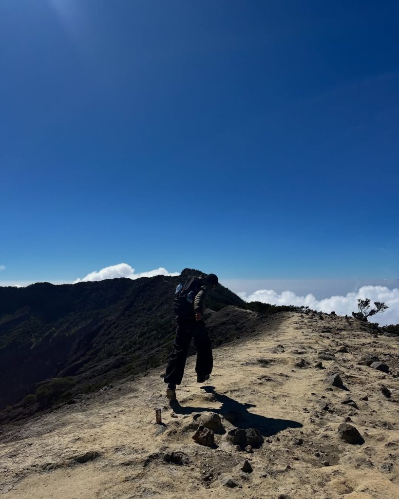 Mitos dan Fakta Tentang Gunung Ciremai Alera Adventure (SC IG adambadrusss) (2)