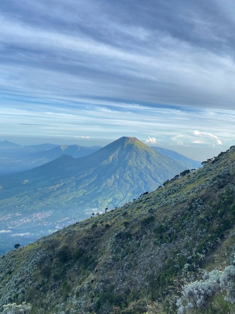 Mitos dan Fakta Tentang Gunung Sumbing Alera Adventure (SC IG nbilazkyya) (2)
