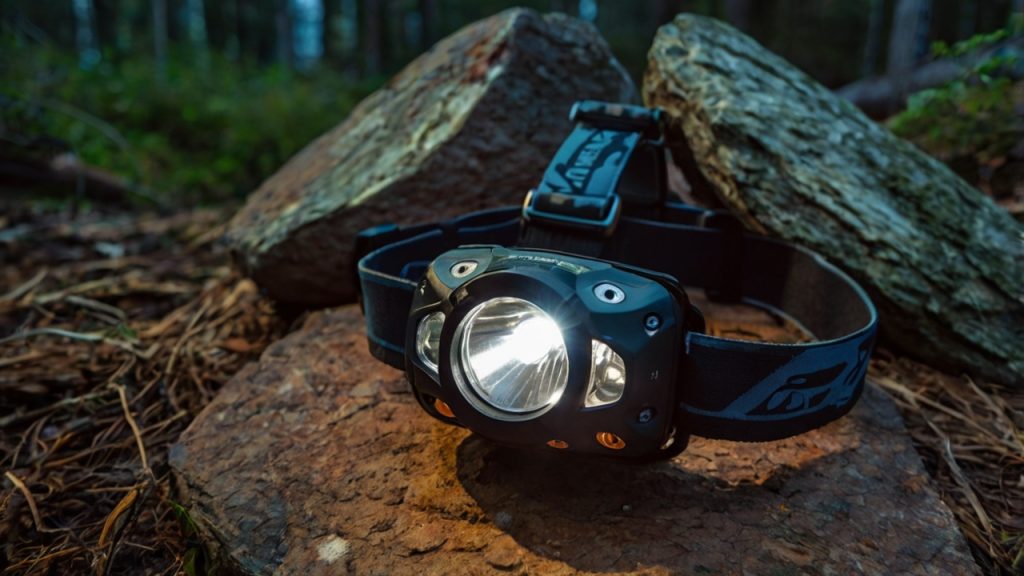 Rekomendasi Headlamp Untuk Pendaki Alera Adventure (Made with AI)