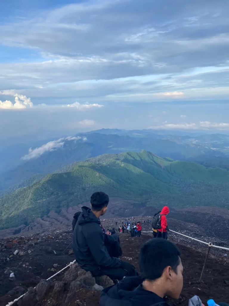 Itinerary Pendakian Gunung Slamet Via Permadi Guci (SC IG guhksmaa_)