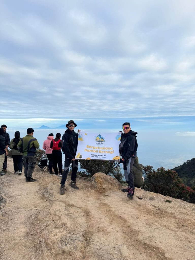 Private Trip Gunung Lawu Via Candi Cetho Alera Adventure