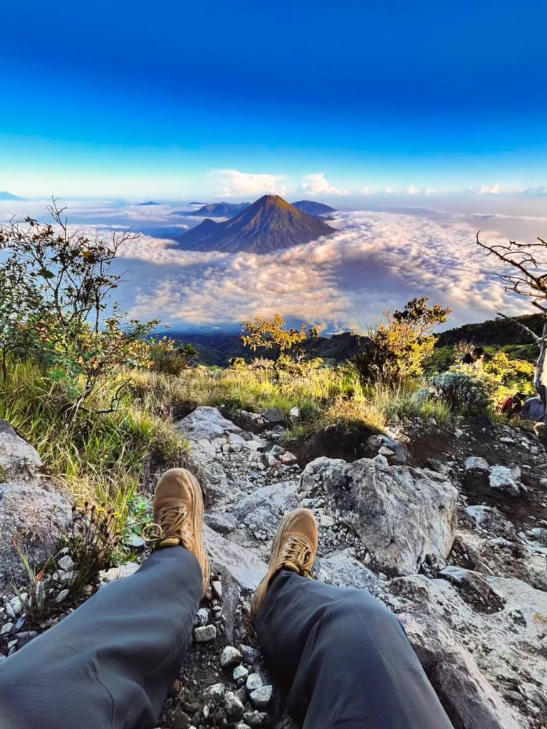 Private Trip Gunung Sumbing Via Batusari Alera Adventure (SC IG _rdwngnwn)