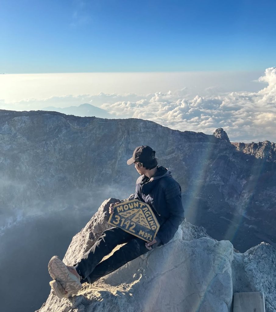 Biaya Mendaki Gunung Agung Alera Adventure(sc ig al_basyier)