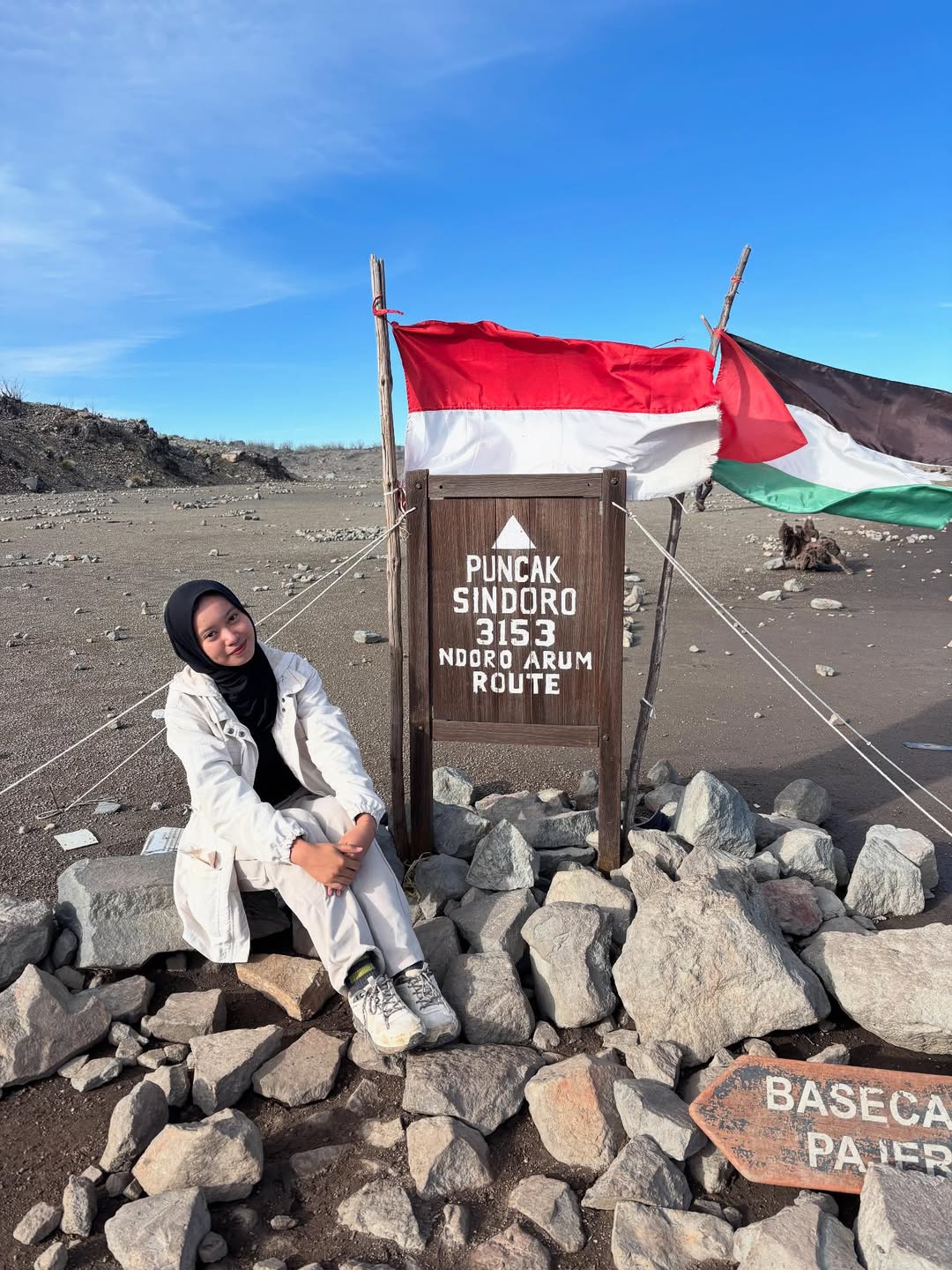 Paket Tektok Gunung Sindoro Alera Adventure (SC IG afr.hnnah)