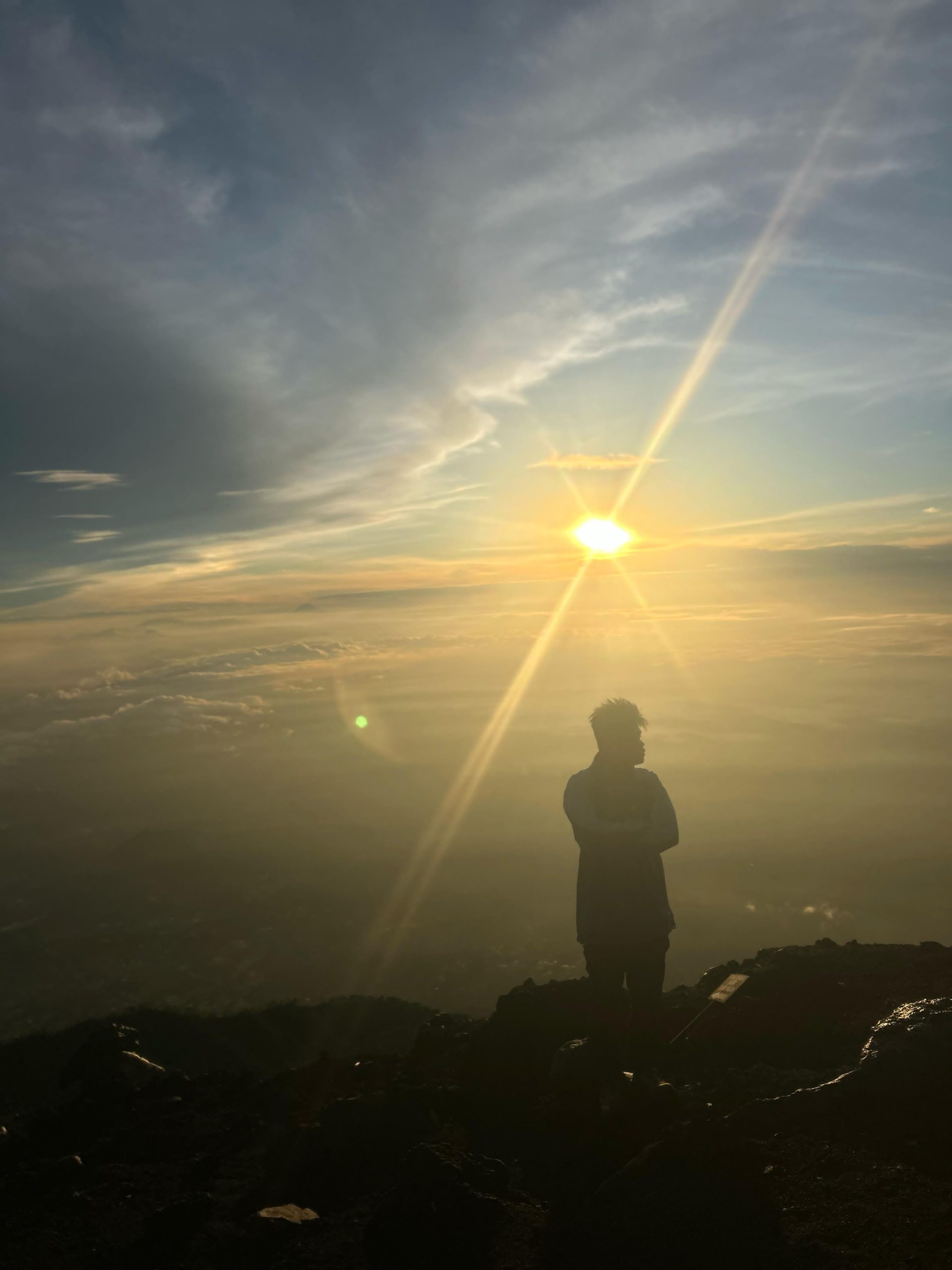 Sunrise Spektakuler Gunung Slamet Bambangan Alera Adventure Pemandangan sunrise Gunung Slamet Bambangan Alera Adventure