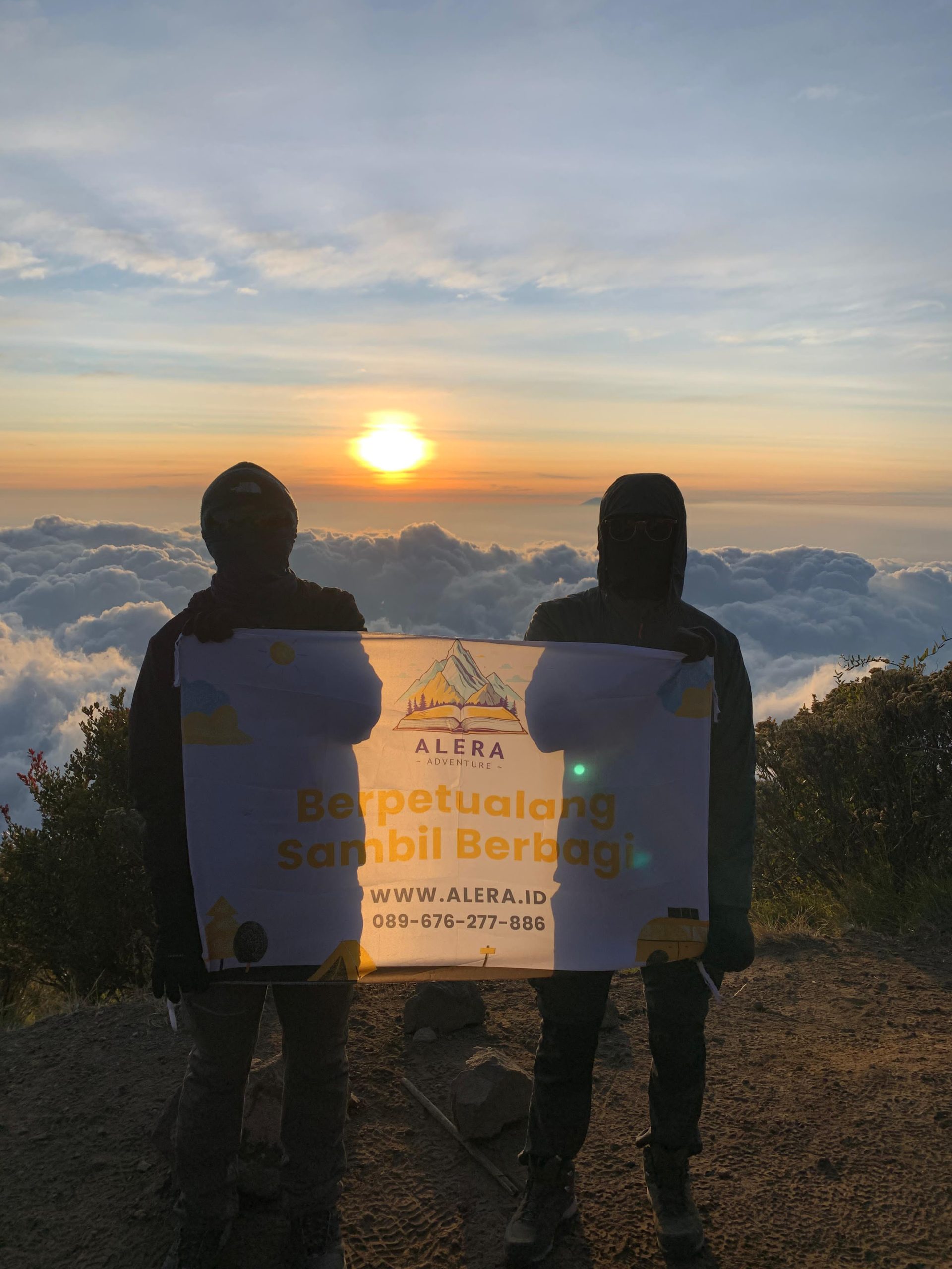 Keindahan Sunrise Liburan Anti Mainstream di Merbabu Alera Adventure Pemandangan matahari terbit Liburan Anti Mainstream di Gunung Merbabu Alera Adventure