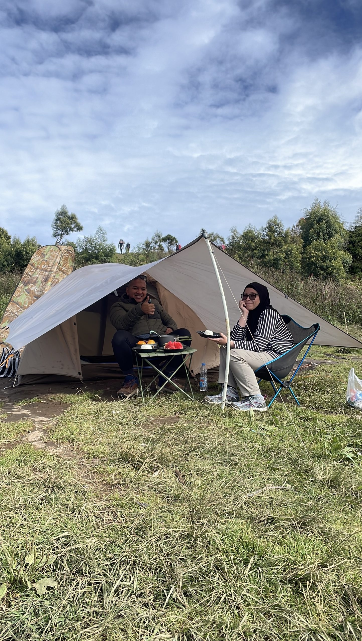Paket Liburan Sekolah Dieng Pendaki Prau Alera Adventure Pendaki di puncak Gunung Prau Alera Adventure