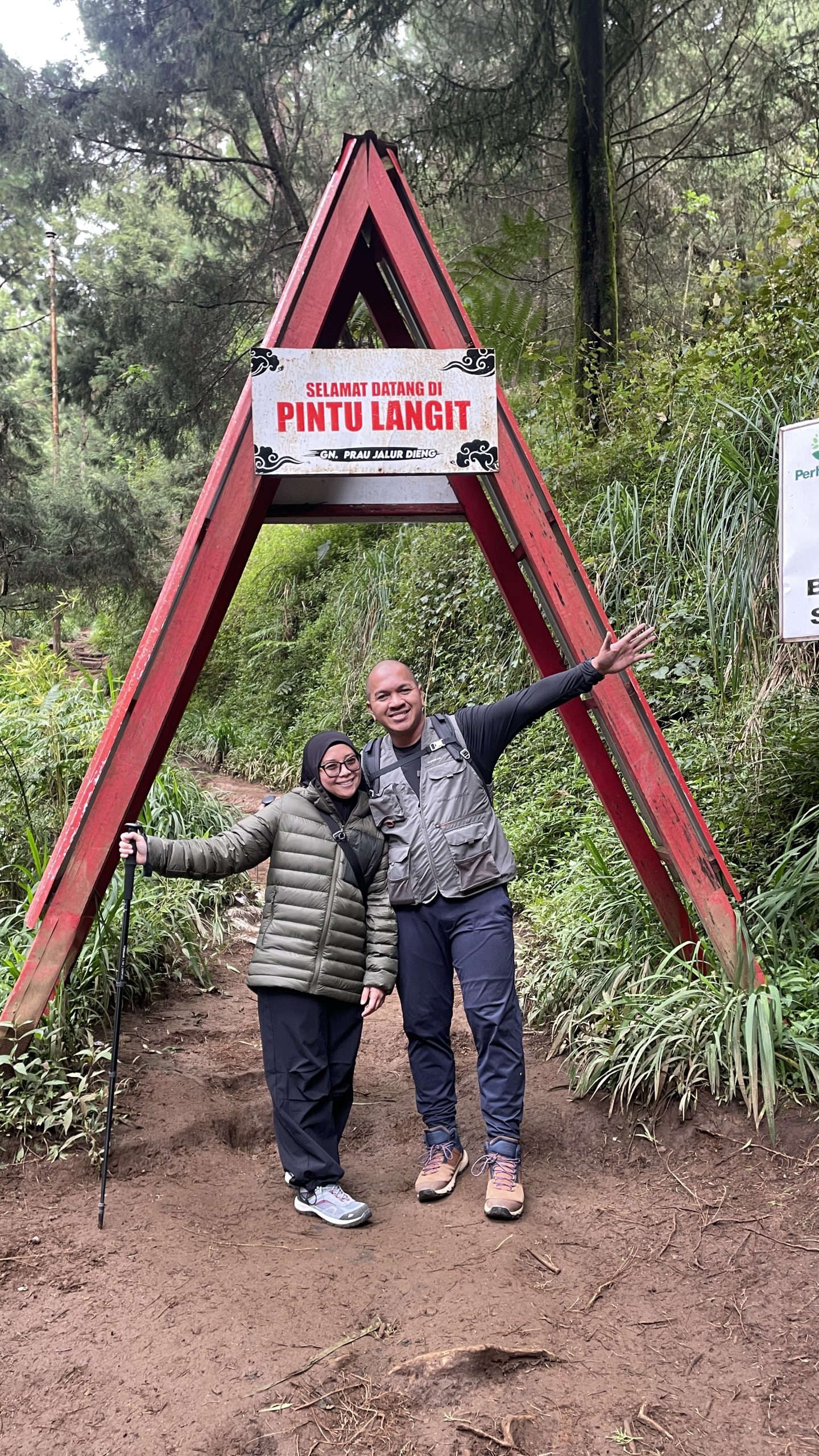 Trip Prau Dari Jakarta Kebersamaan Alera Adventure Momen kebersamaan pendaki saat Trip Prau Dari Jakarta dengan Alera Adventure