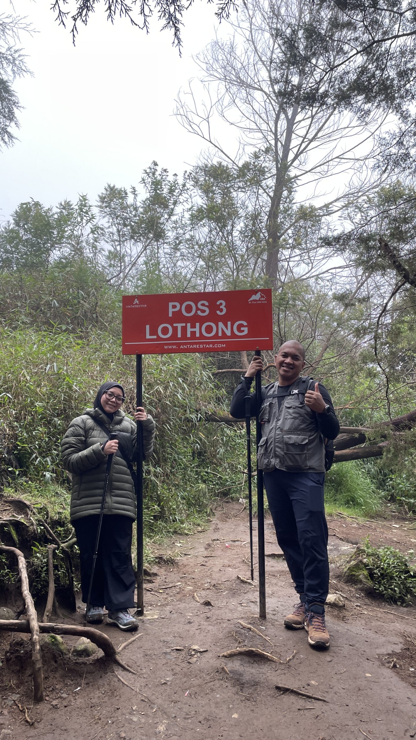 Puncak Prau Ceria Trip Prau Dari Semarang Alera Adventure Pendaki ceria di puncak Prau saat Trip Prau Dari Semarang bersama Alera Adventure.