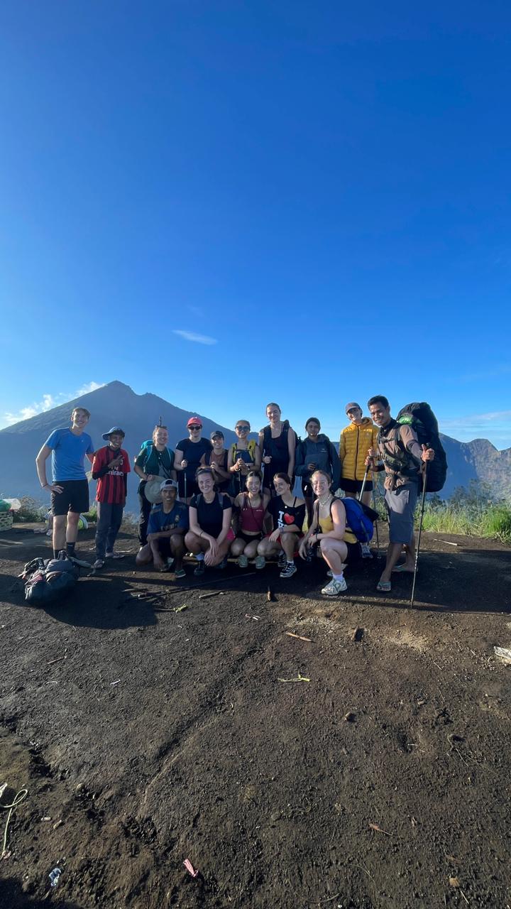 Jasa Porter Rinjani Pemandangan Sunset Alera Adventure Jasa Porter Rinjani Pemandangan Sunset Alera Adventure