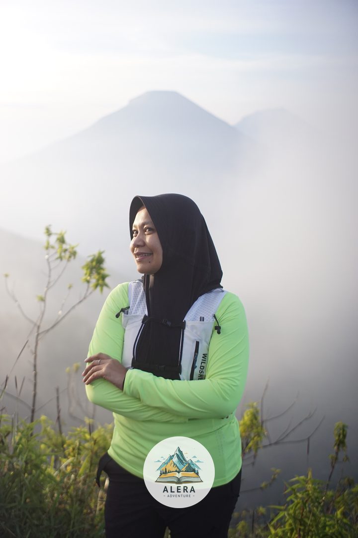 Puncak-Gunung-Bismo-Pulosari-Alera-Adventure-Tim.jpg Tim pendaki Alera Adventure mencapai puncak Gunung Bismo via Pulosari.