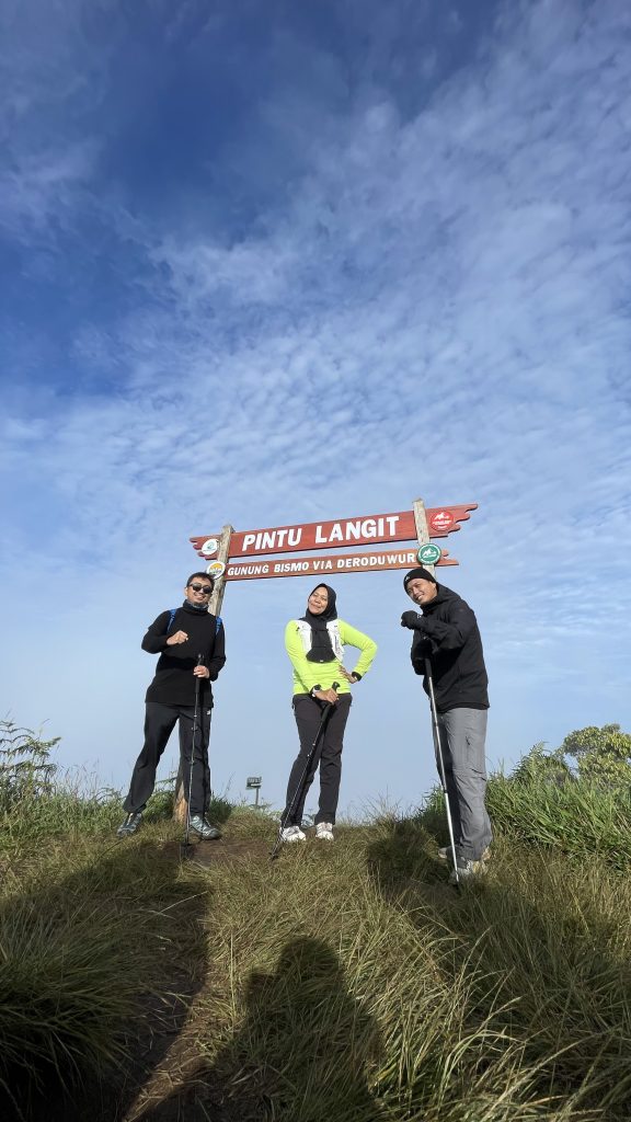 Jalur Private Trip Gunung Bismo Via Pulosari yang menawan bersama Alera Adventure. Judul: private-trip-gunung-bismo-pulosari-alera-adventure.jpg Keterangan: Siapa bilang mendaki itu cuma soal tantangan? Bersama Alera Adventure, jalur Pulosari ke Gunung Bismo akan terasa seperti piknik mewah! Deskripsi: Optimalkan pengalaman mendaki Gunung Bismo via Pulosari dengan Private Trip Alera Adventure. Temukan keindahan alam dan jalur yang terawat, sambil menikmati layanan eksklusif kami.
