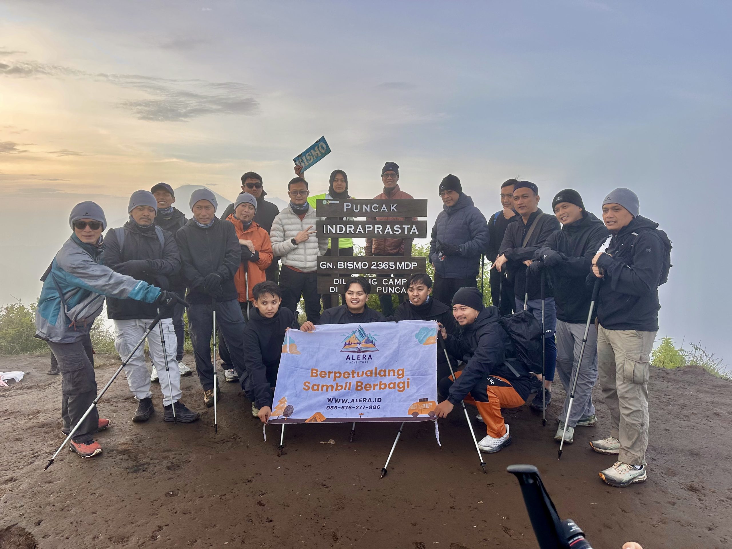 Pemandangan Jalur Pendakian Private Trip Gunung Bismo Via Silandak Alera Adventure. Pendakian nyaman Private Trip Gunung Bismo Via Silandak bersama Alera Adventure.