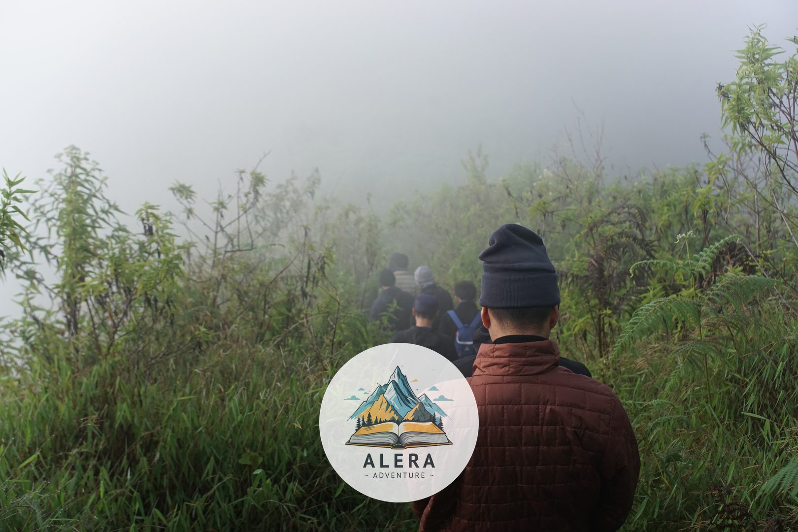 Sunrise Puncak Gunung Bismo Via Deroduwur Alera Adventure Pendaki menikmati sunrise di puncak Gunung Bismo Via Deroduwur Alera Adventure