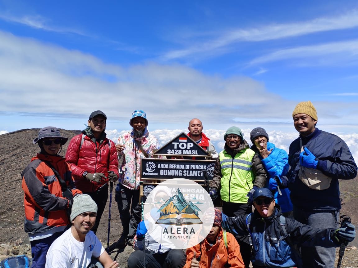 Tektok Gunung Slamet Tektok Gunung Slamet - Alera Adventure