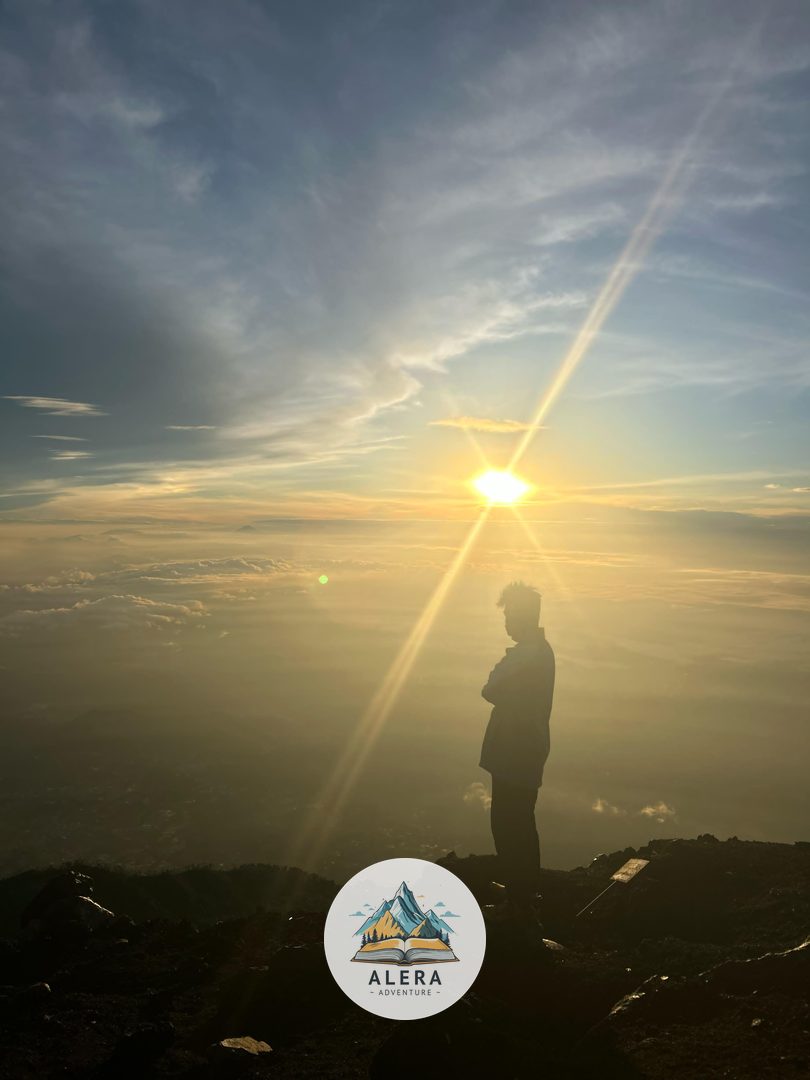 Tektok Gunung Slamet Via Bambangan Tektok Gunung Slamet Via Bambangan - Alera Adventure